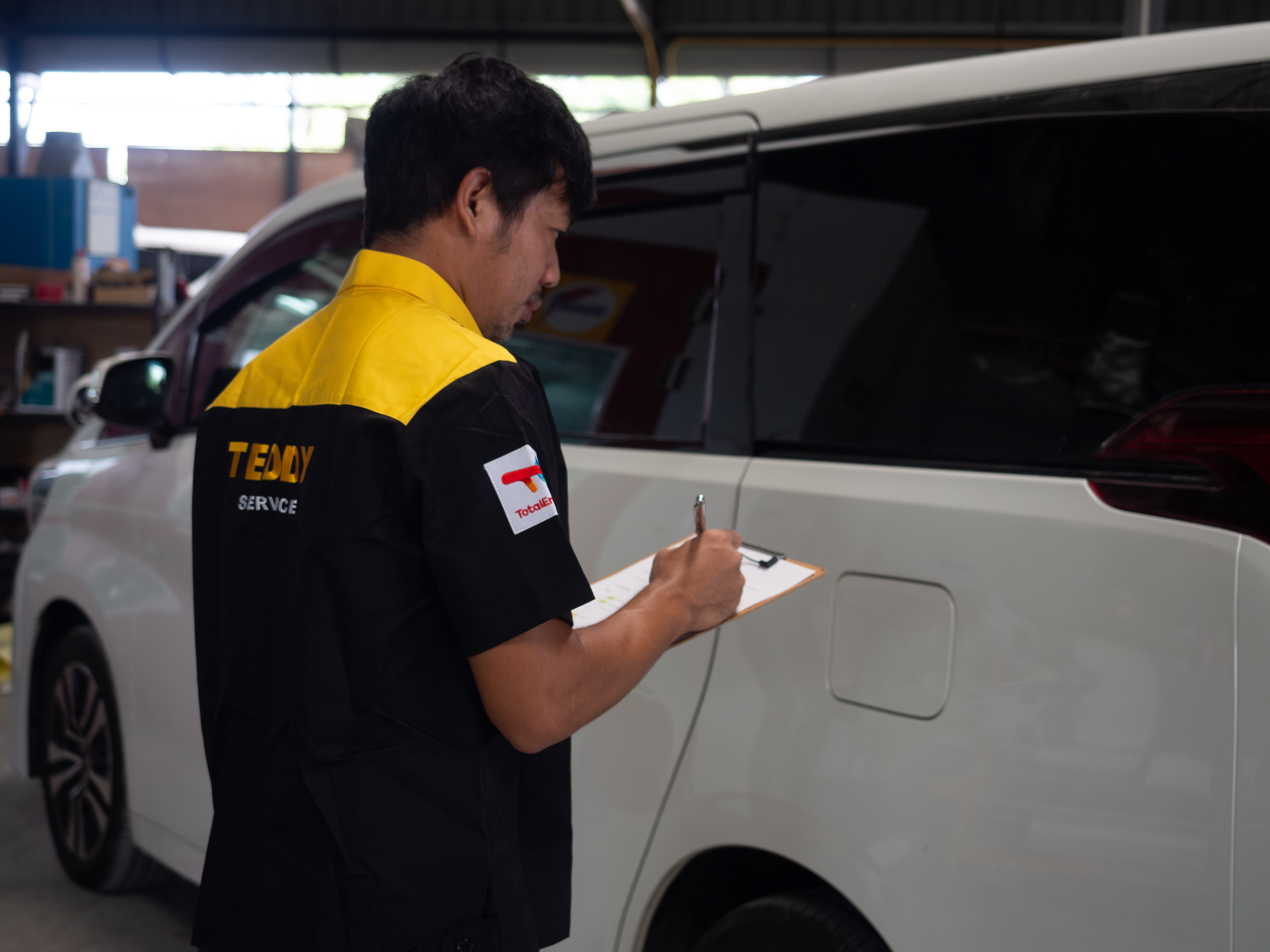 ตรวจเช็กคุณภาพงานซ่อมสีและตัวถัง TEDDY Body & Paint